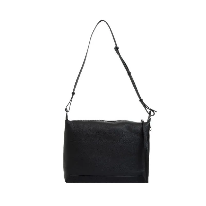 Tas selempang wanita warna hitam model X9231 dari Joy368