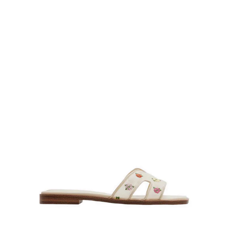 Panduan memilih sandal flat yang nyaman dan stylish untuk aktivitas harian